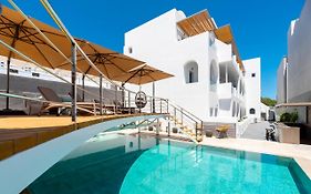 Deluxe Suites Santorini